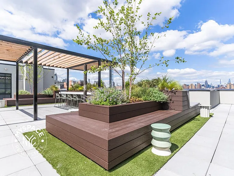 77 Hudson Ave #3 — Photo 18