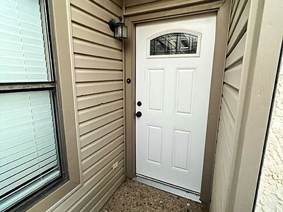 3rd image of 3805 Mayer Dr