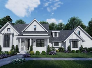 2 Roxmont Rd, Rockport, ME 04856