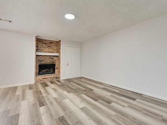 5th image of 3150 Tudor Ln