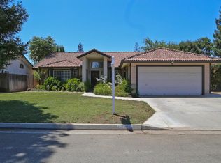 7129 N Carnegie Ave, Fresno, CA 93722