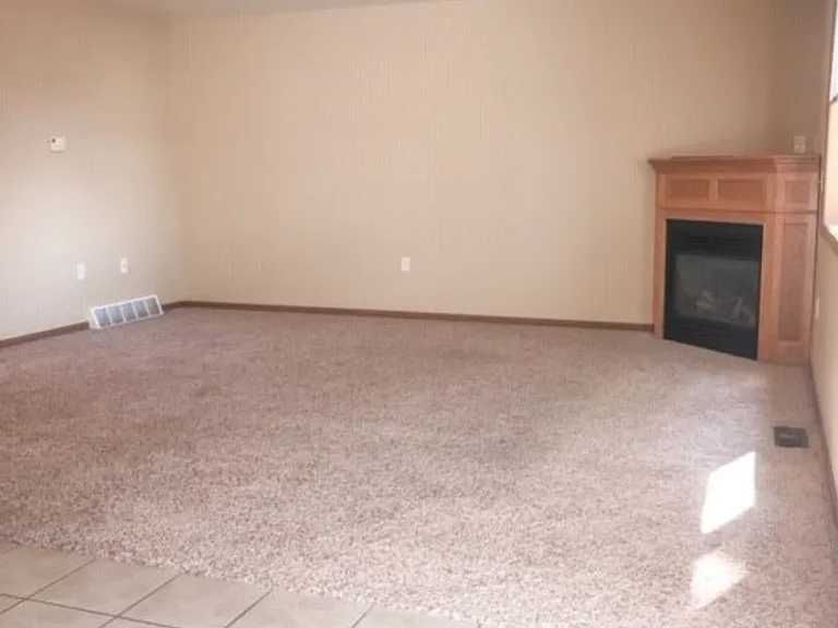 3566-3572 E Meadows Pl — Photo 13