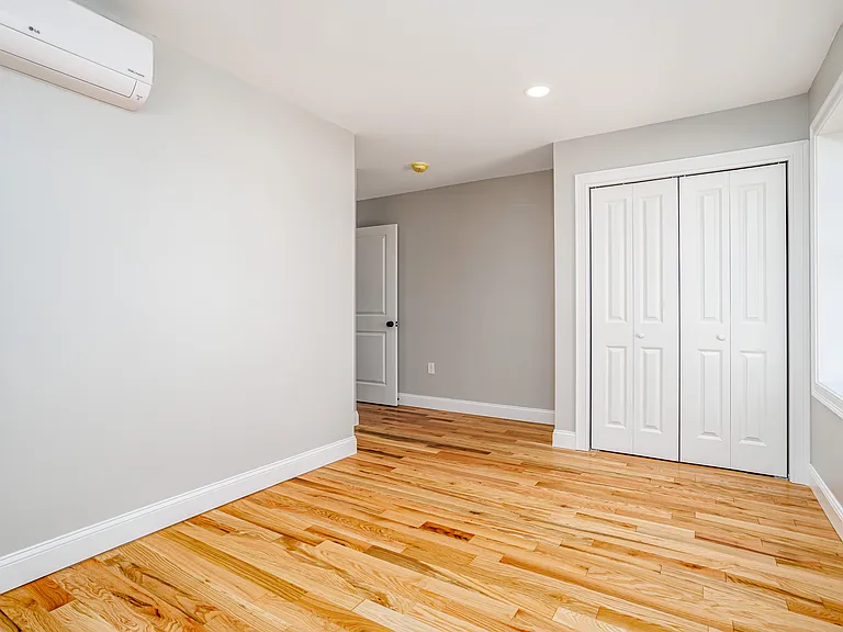 27 Milton St #1 — Photo 32