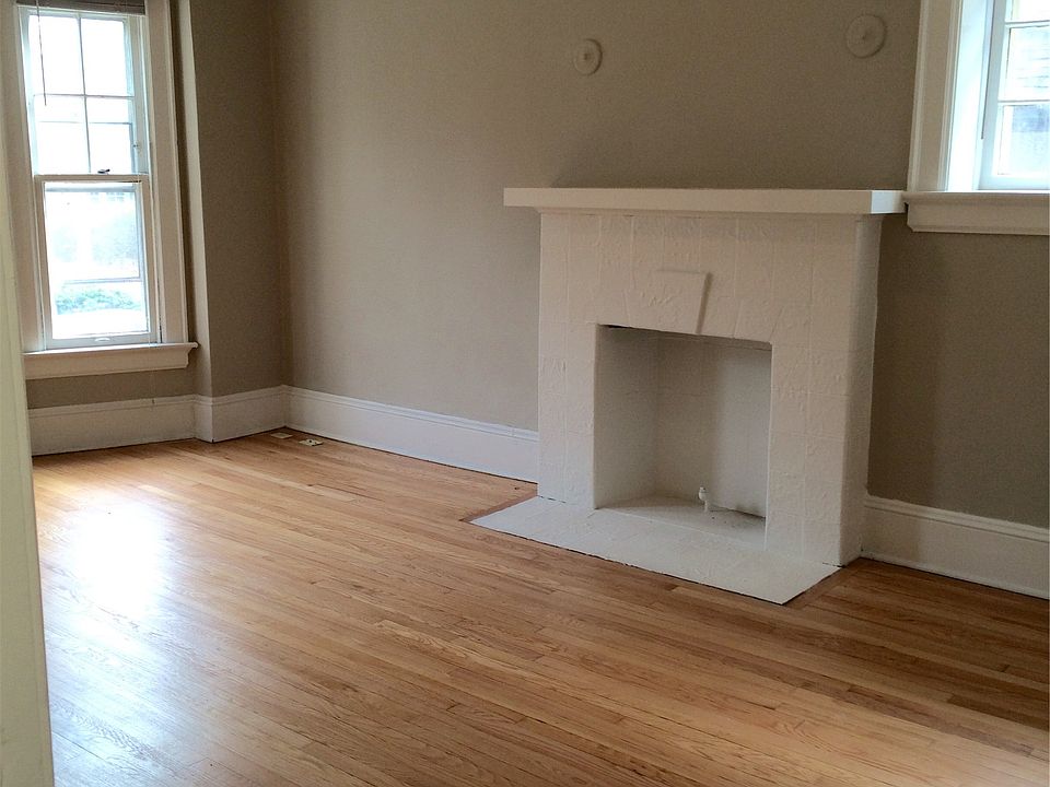 1st image of 2549 N Lake Dr