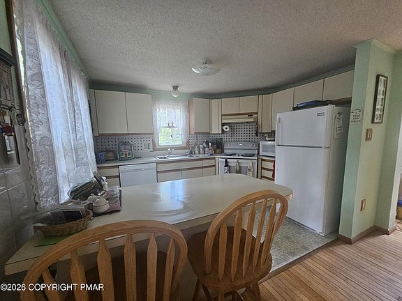 3rd image of 7193 Winnebago Dr