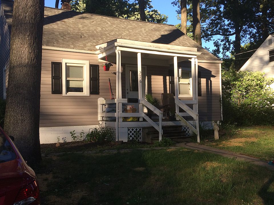 2nd image of 516 Manor Rd