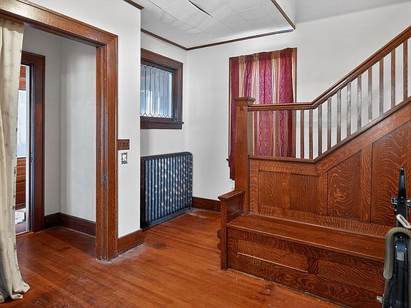 3rd image of 409 S Park St