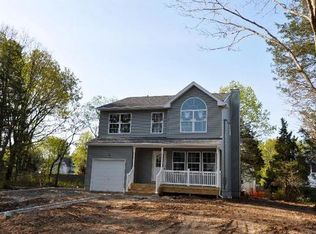 Delamere St, Huntington, NY 11743