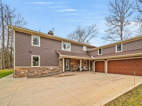 32101 Miller Ave, Willoughby Hills, OH 44092