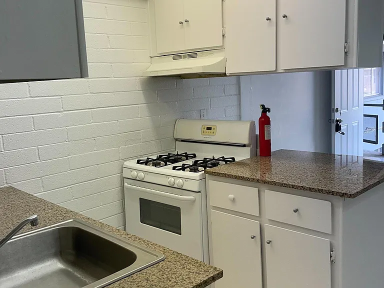436 N Hl #G — Photo 3