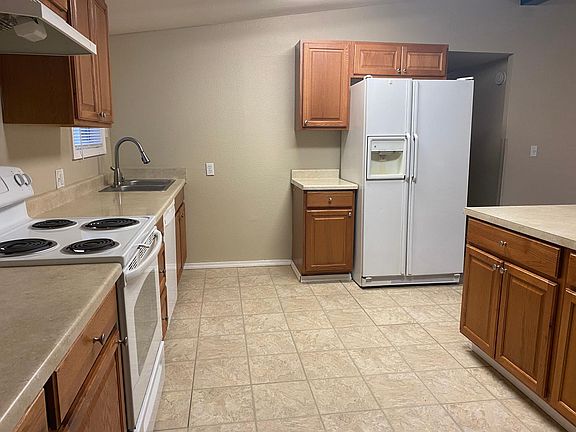 2nd image of 9222 Longhorn Loop SE