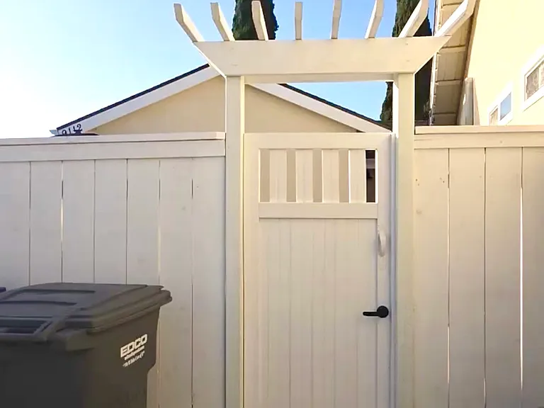 Fully fenced, private entrance.