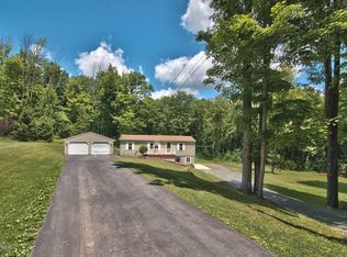 54 Lake View Dr, Lake Ariel, PA 18436