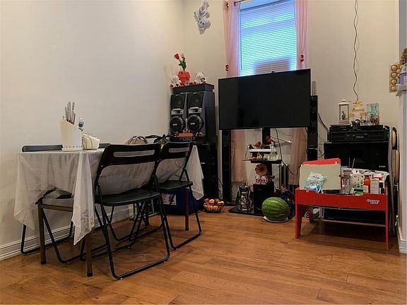5th image of 751 55th St