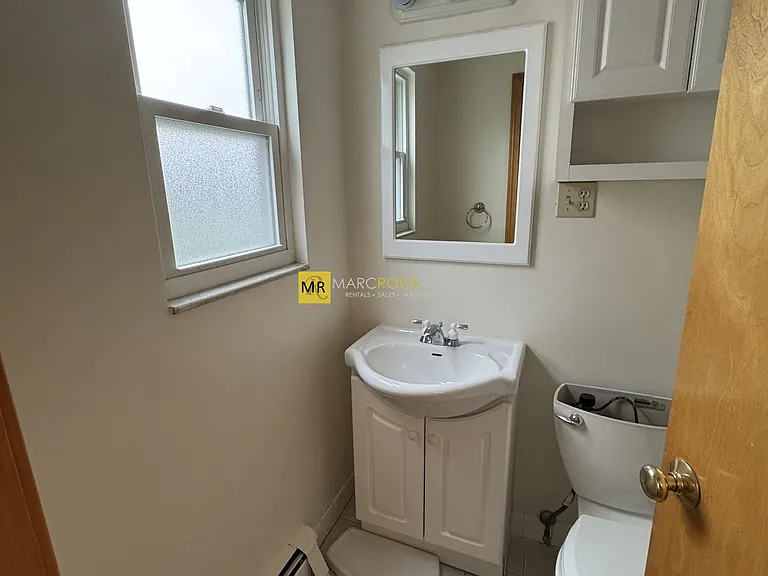 91-93 N Irving Park #1 — Photo 15