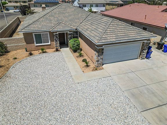 3rd image of 13822 Dodie Ave