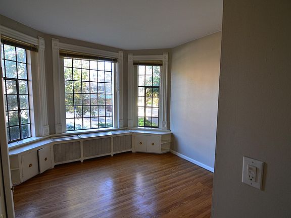 5th image of 1129 N Pearl St APT 1