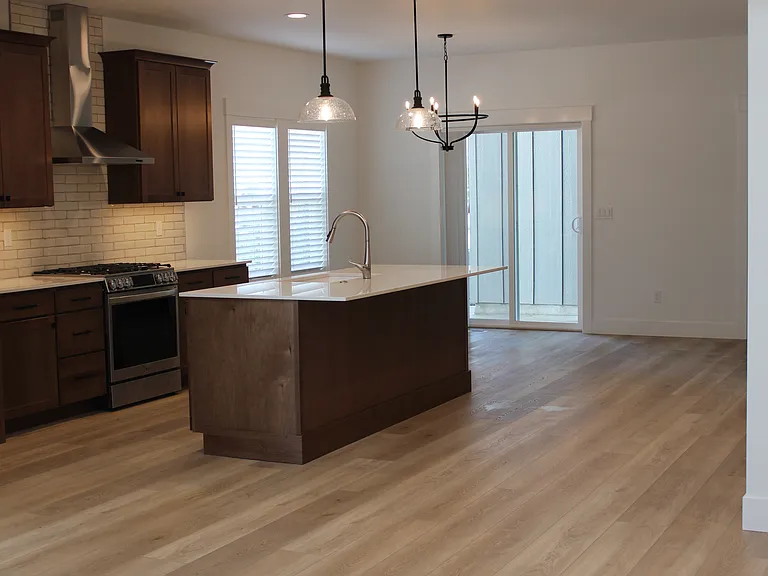 166 N Edgewood Ln — Photo 7