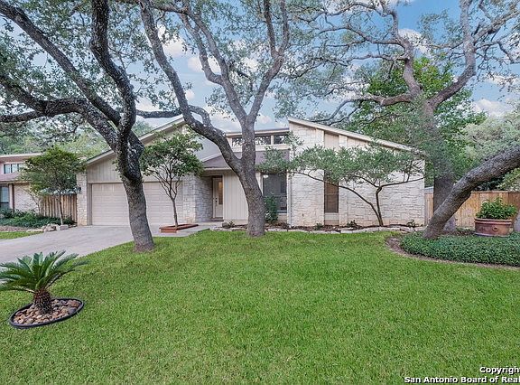 2nd image of 8534 Pendragon St