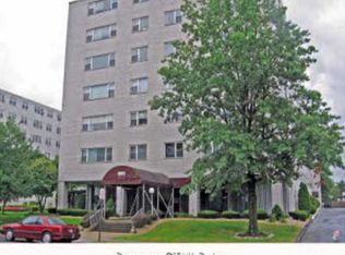893 Farmington Ave APT 2A, West Hartford, CT 06119