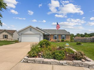 8333 Maple Valley Dr, Fort Wayne, IN 46835