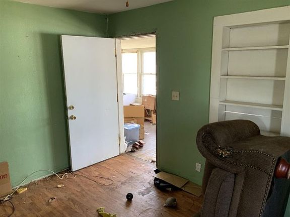 4th image of 1002 S Ironwood Dr