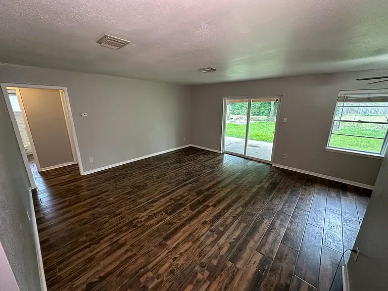 9610 Mango St — Photo 6