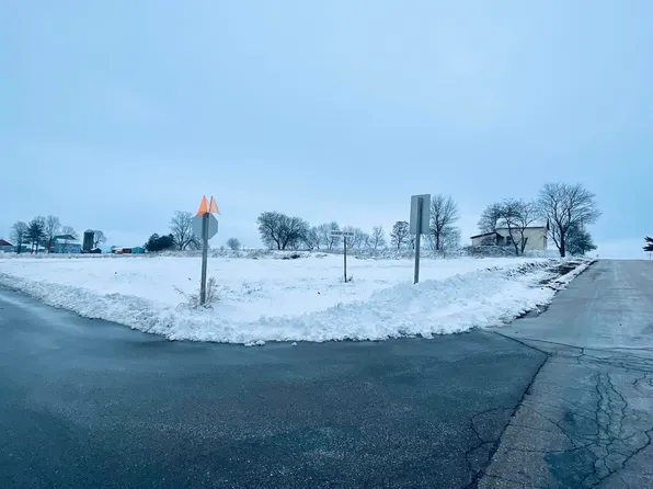 W3282 County Road B, Hilbert, WI 54129