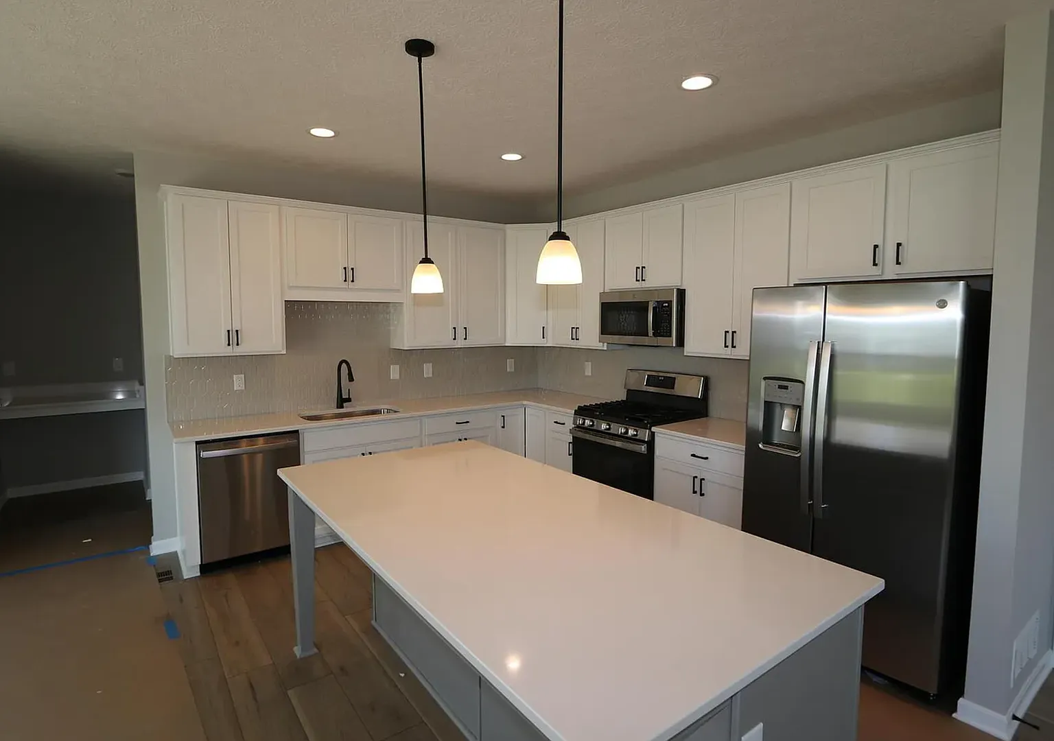 Spacious 4-Bedroom Lewis Center Home in Olentangy Schools with Full Basement — Photo 3