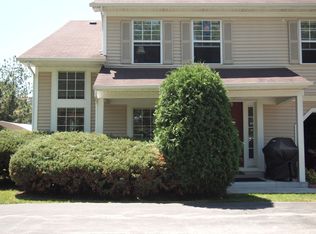 239 Teak Ln, Streamwood, IL 60107