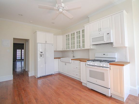 2nd image of 638 Warren St APT 3L