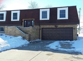 1423 1st Ave E., Dyersville, IA 52040