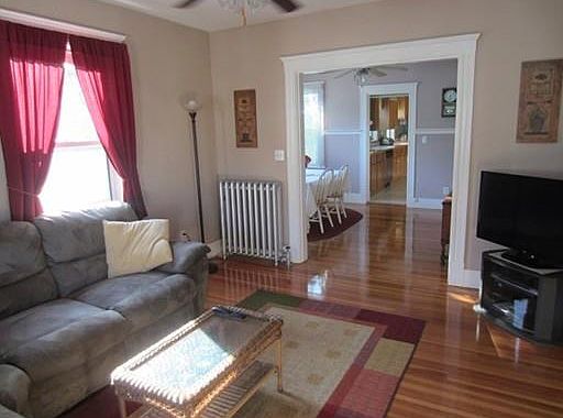 4th image of 28 Beckett St #2