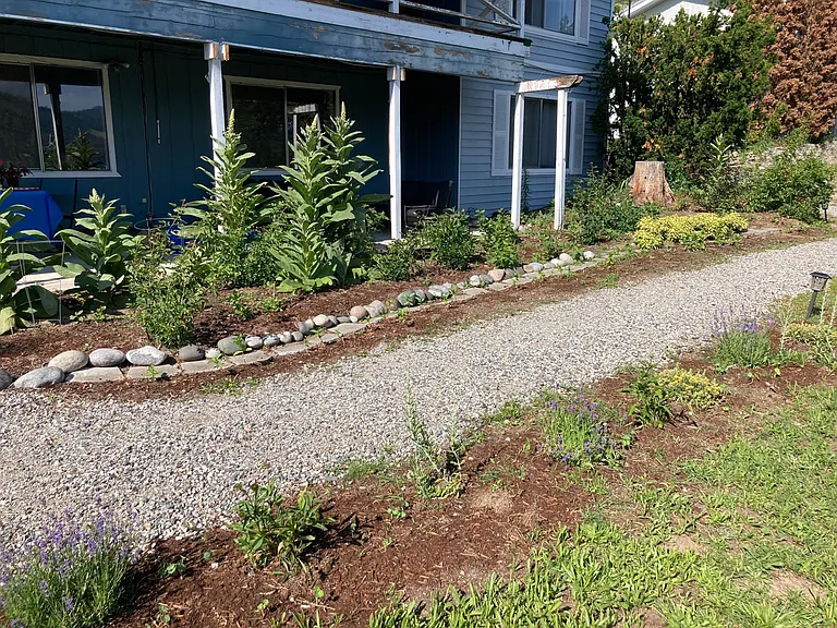 Private entrance with separate driveway