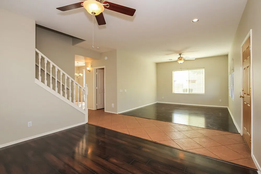 3 bed, 2.0 bath, 2132 sqft, $2,580 — Photo 2
