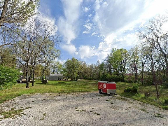 2nd image of 175 Vine St #1