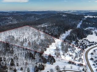 4 Winterwood Ln, Galena, IL 61036