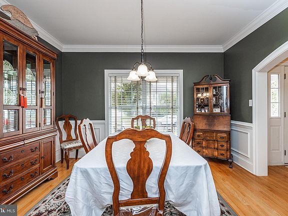 5th image of 109 Lakeside Dr