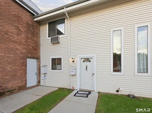 69 Sutton Place #69, Bloomfield, CT 06002