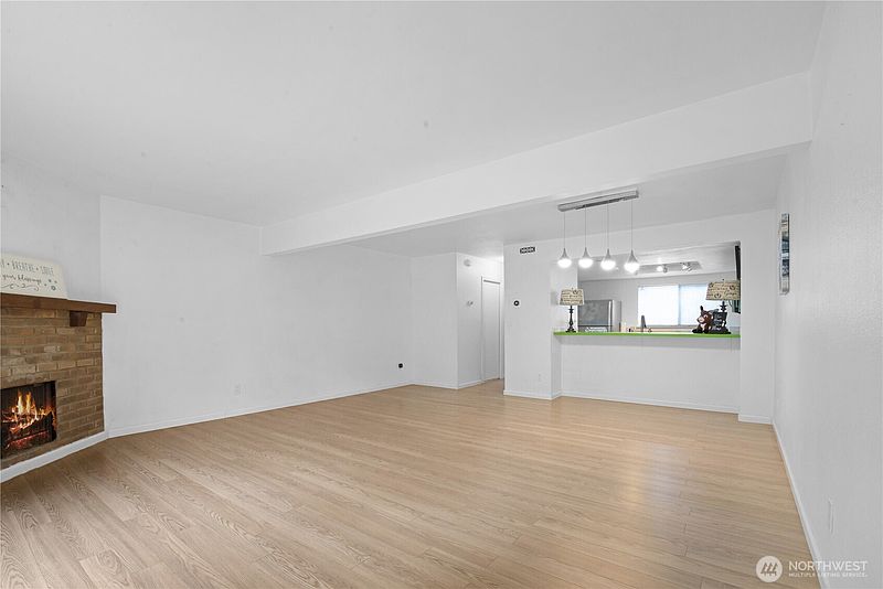 5th image of 317 SW 112th Street #303