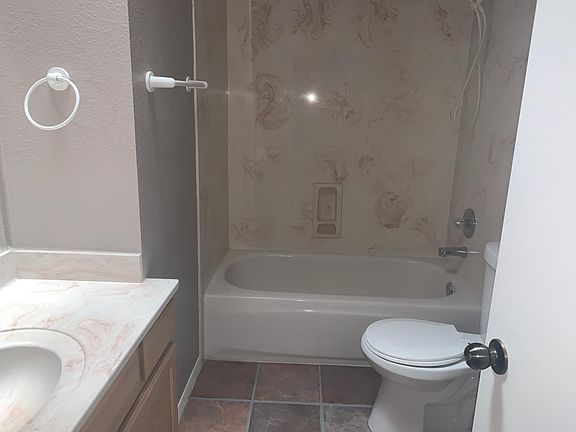 2nd image of 1819 Moneda Dr NW