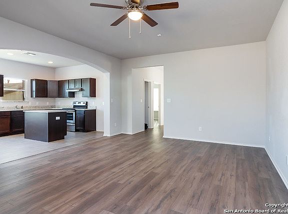 3rd image of 6111 Farragut Dr