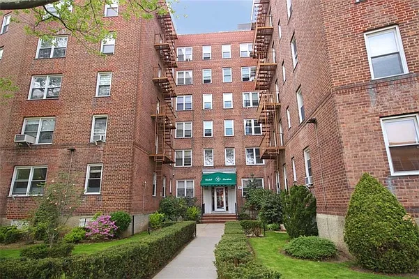 Rented by Superior Realty Service | media 1