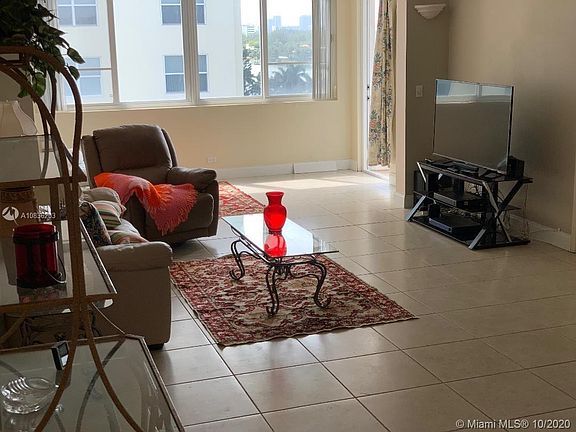 4th image of 5005 Collins Ave APT 908