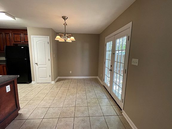 4th image of 1843 Chestnut Dr