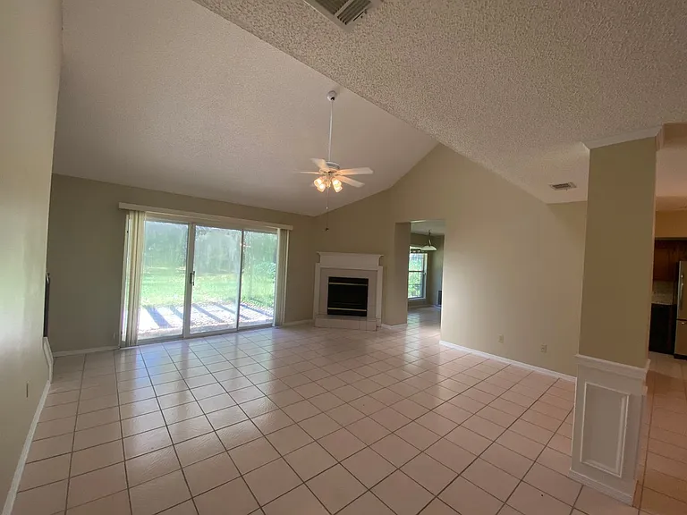 24 Neptune Dr — Photo 9