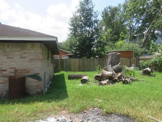 8811 Burford Ln — Photo 3