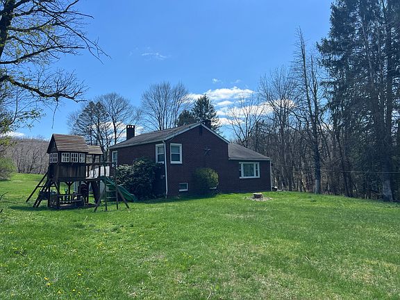 3rd image of 242 Victory Rd