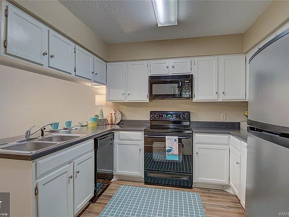 4th image of 3636 Greenacres Dr