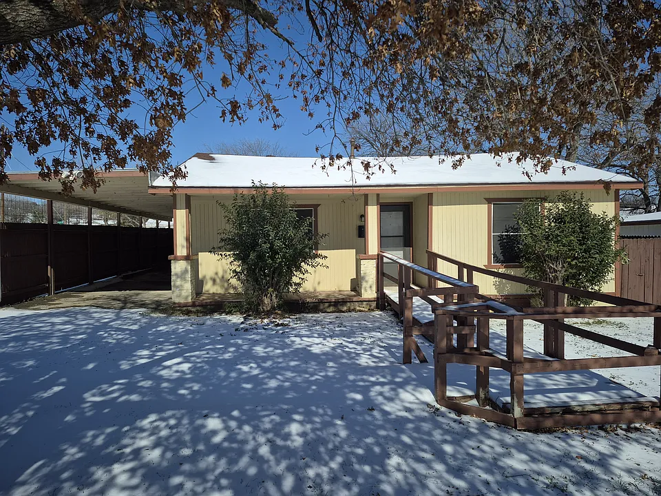 5432 Chariot Dr